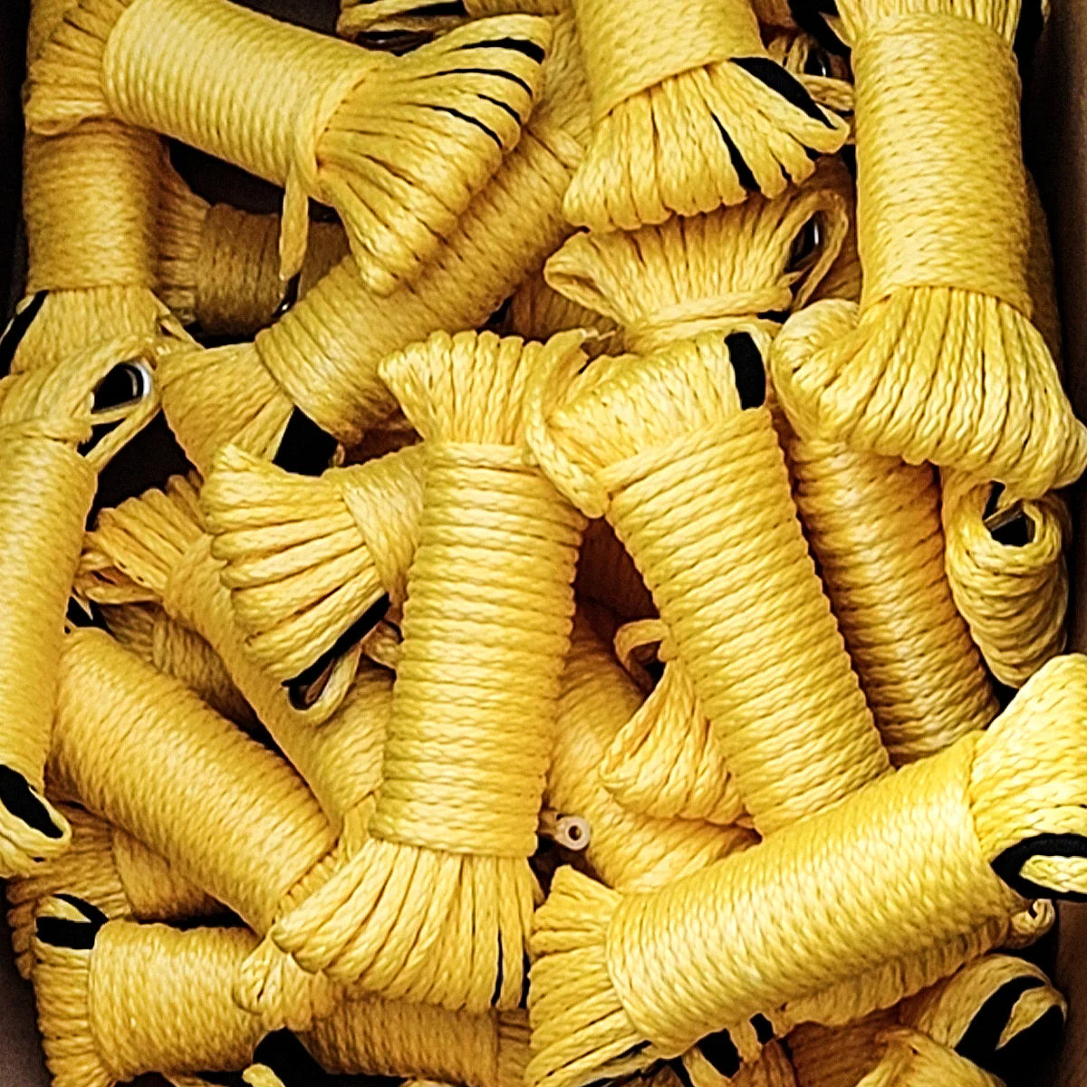 Hot Selling High Strength UHMWPE Colorful Winch Rope Fiber Braided Towing Rope for Off-Road Car Rescue Emergency Tool Kit