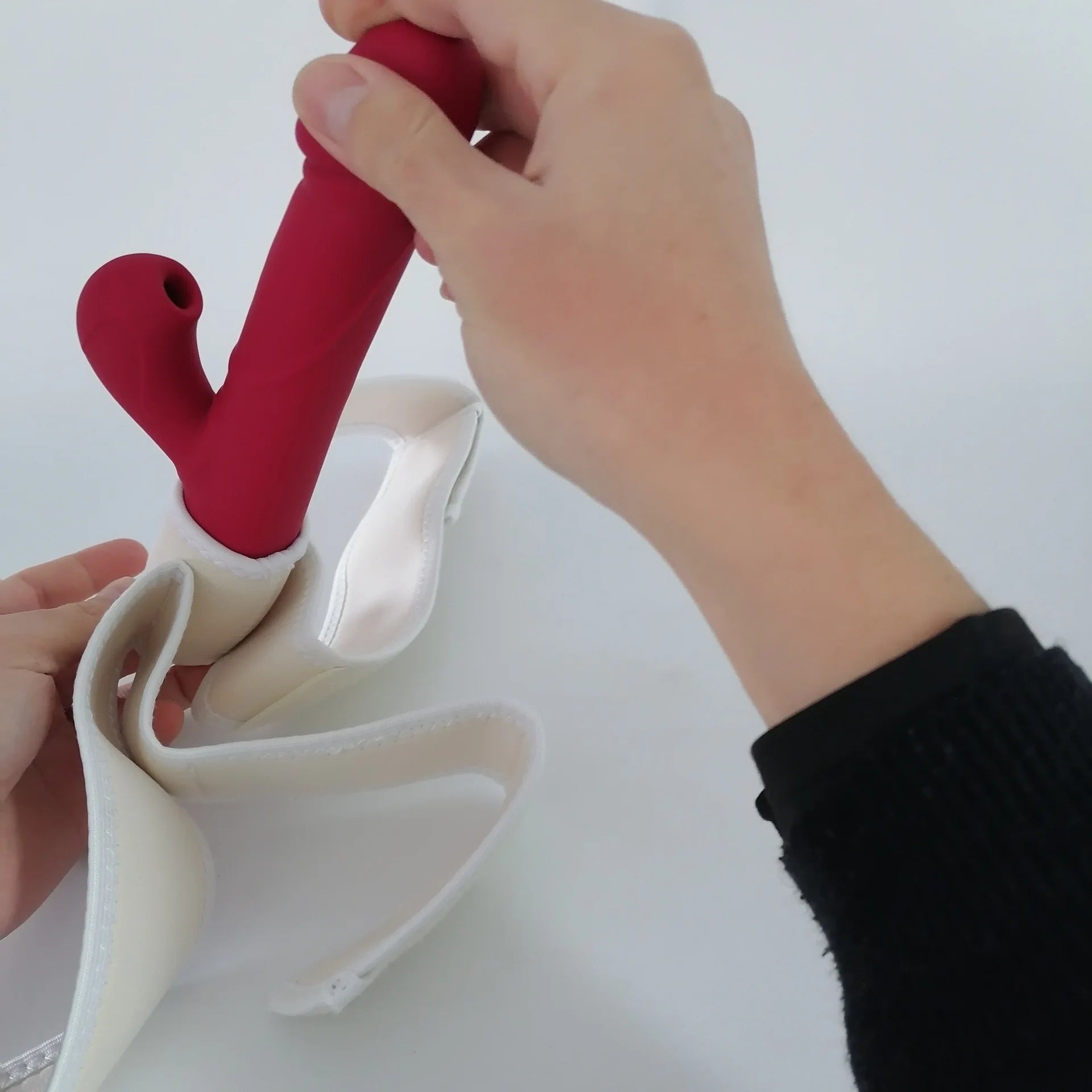 Female Equipment: Leg Straps, SM Lower Body Restraints, Binding Guns Vibrating Rods, Sex AIDS and Sexual Tools sex toy for women